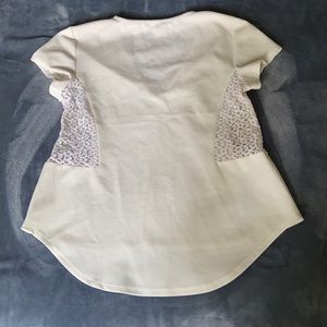 MADE IN ITALY Cool detail off-white top